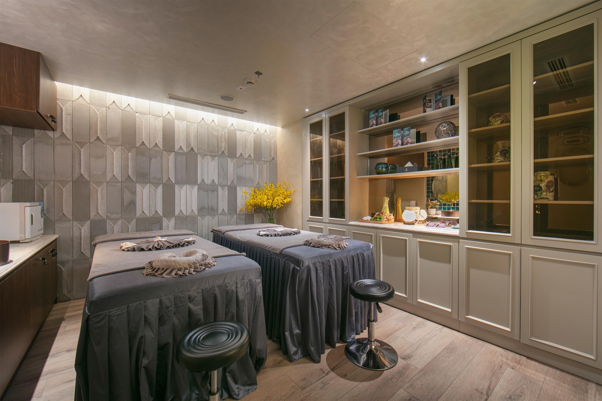 Traditional Vietnamese Massage with Essential Oils